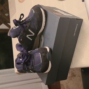 Like new! Suede navy 7.5 toddler New Balance